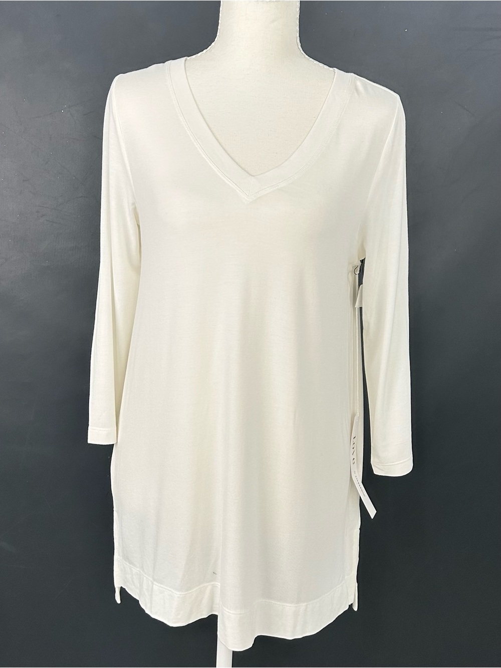 Liverpool Los Angeles Ivory Modal V-Neck Tunic Top NWT Size Small Quiet Luxury